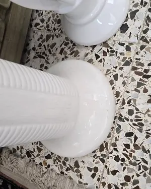 Pedestal de porcelana blanco - miniatura 4