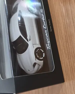 Porsche tycan turbo s 1/43 - miniatura 2