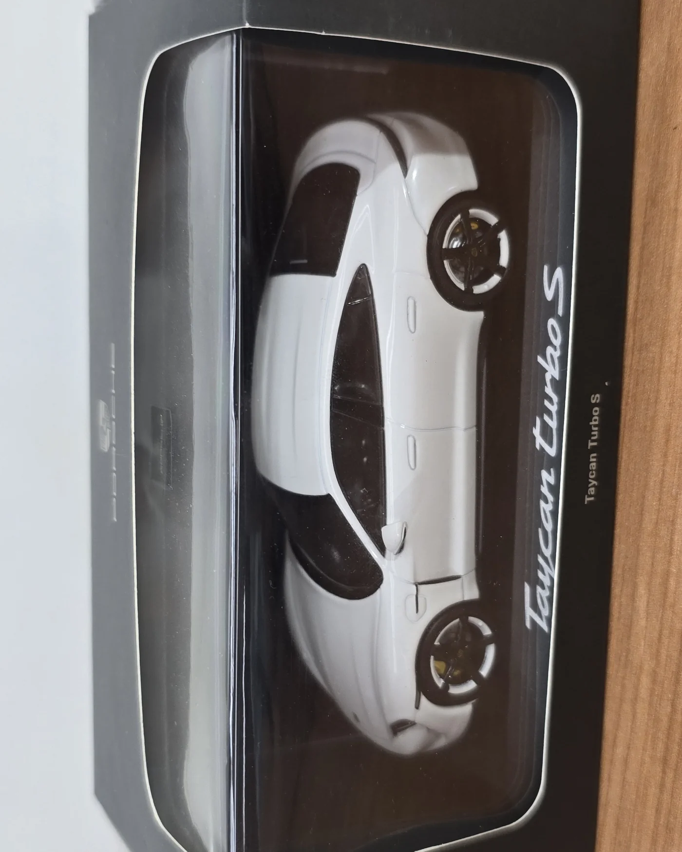 Porsche tycan turbo s 1/43 - imagen 3