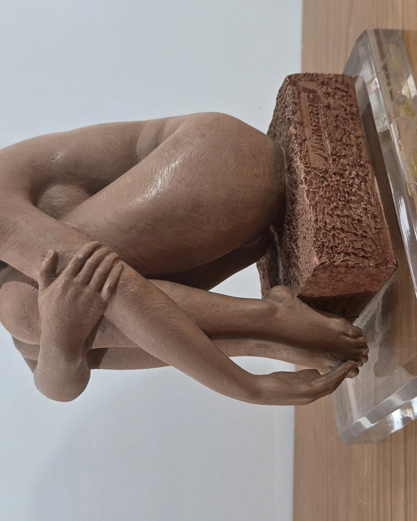 Figura resina con peana miquel senserrin - imagen 1