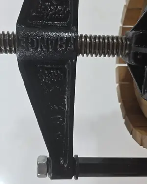Prensa para vino de madera - miniatura 2