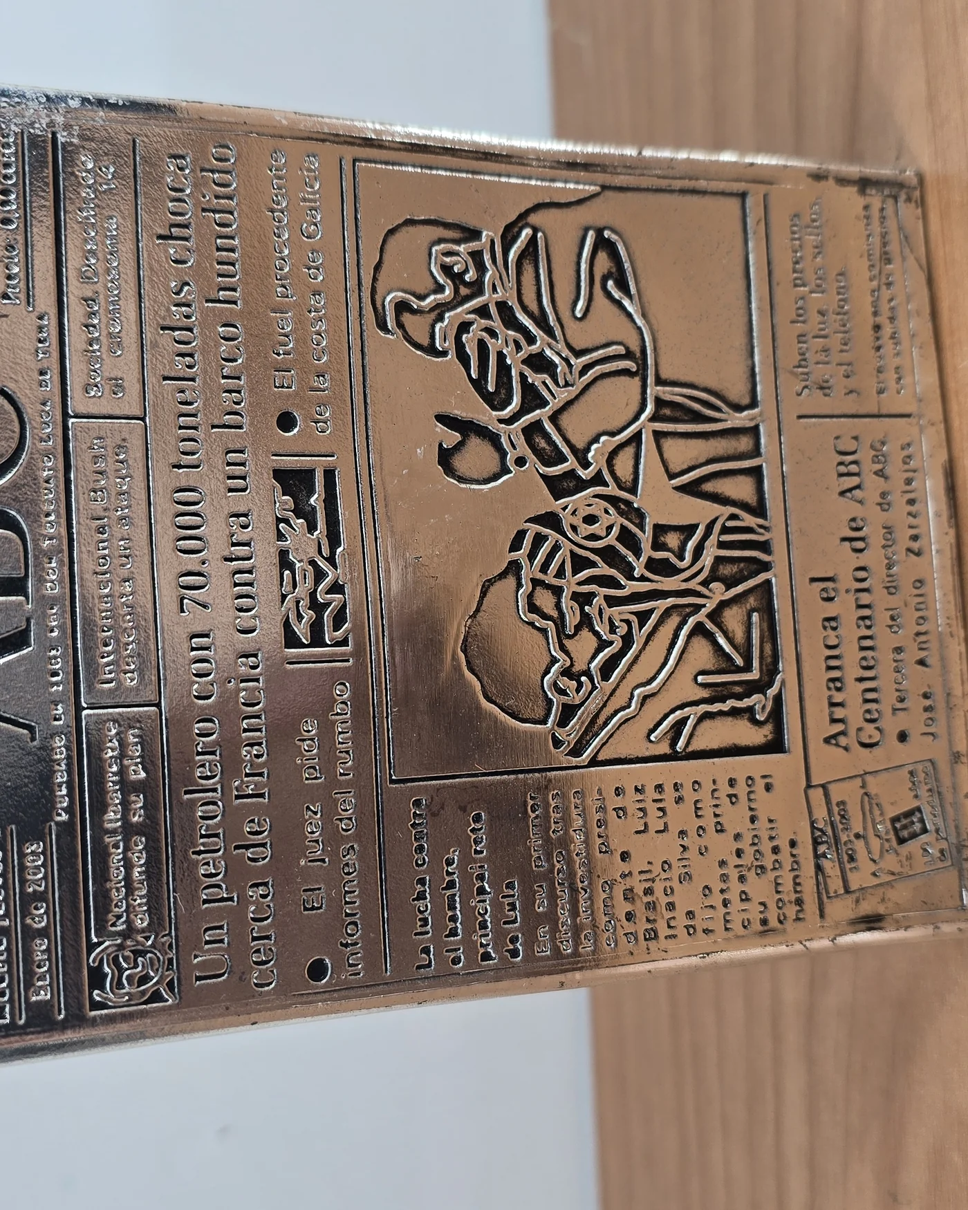 Pisapapeles centenario del diario abc - imagen 2