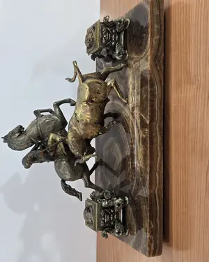 Escritorio con tintero de picador y tor - miniatura 1