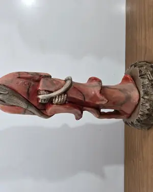 Figura de alabastro monje - miniatura 1