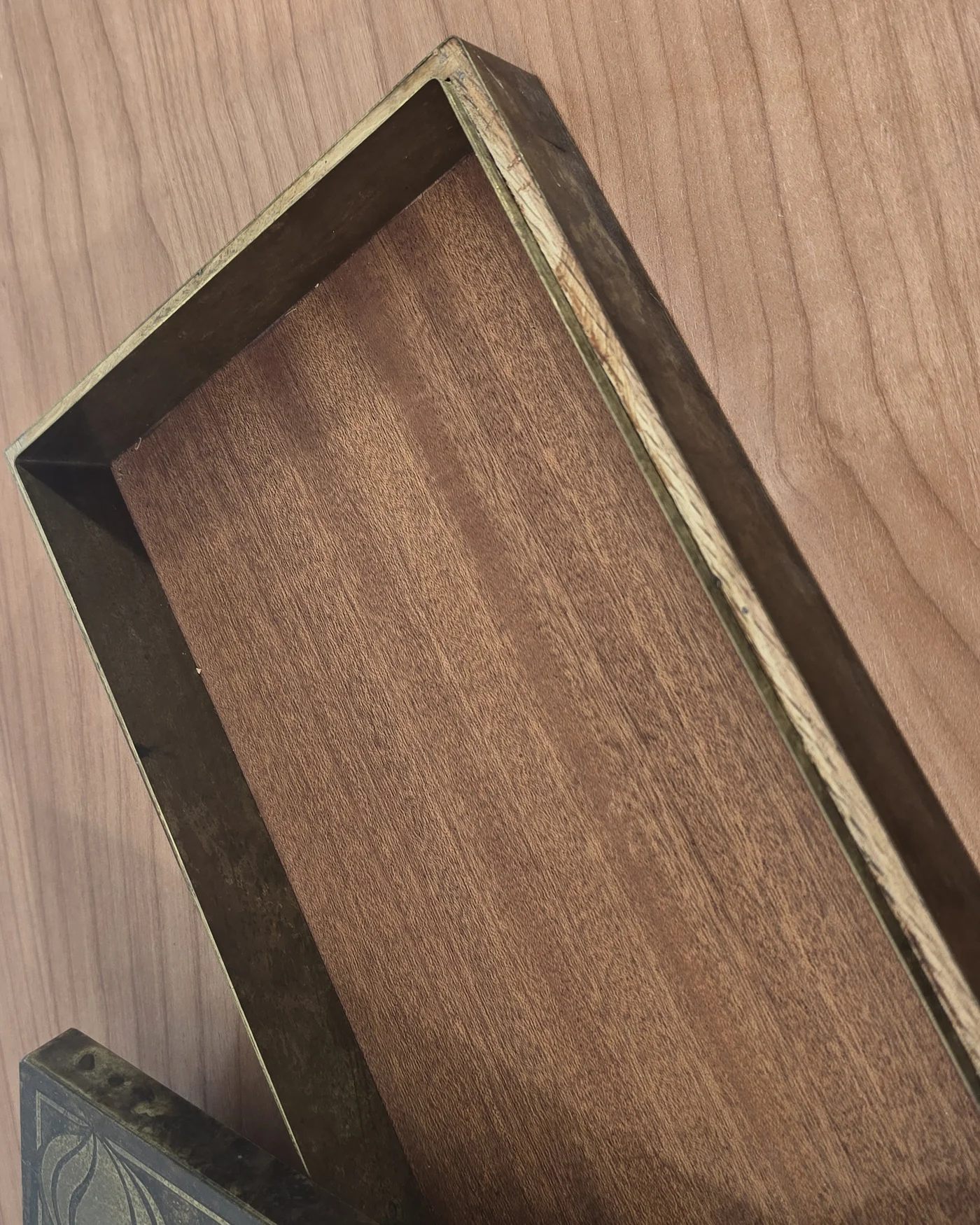 Cajita decorativa laton y madera - imagen 3