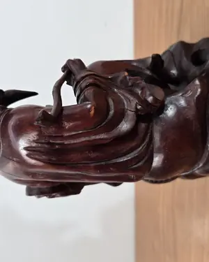 Escultura oriental tallada en madera - miniatura 5