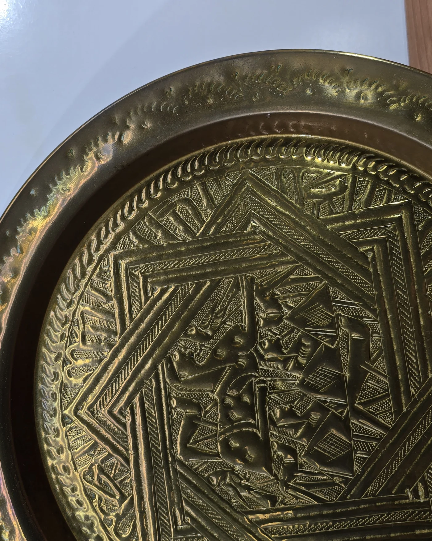 Plato de laton decorativo - imagen 3