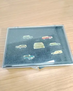 Caja pines antiguos volvo - miniatura 4