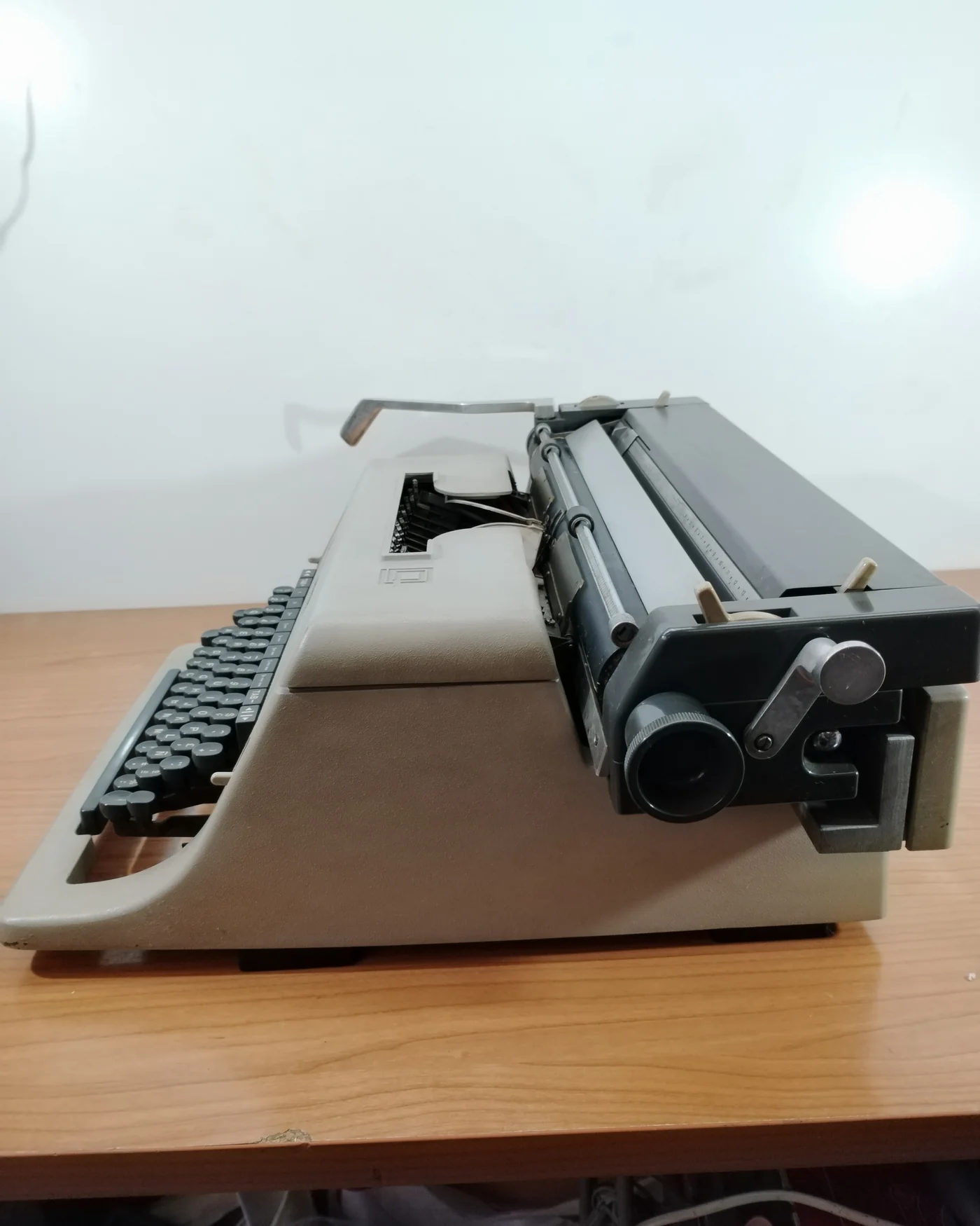 Maquina de escribir olivetti linea 90 - imagen 4