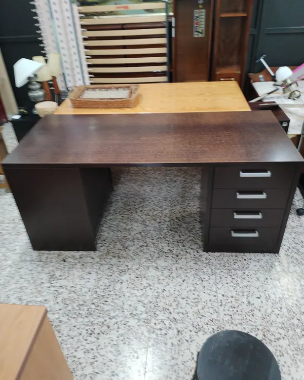 Escritorio moderno marron oscuro