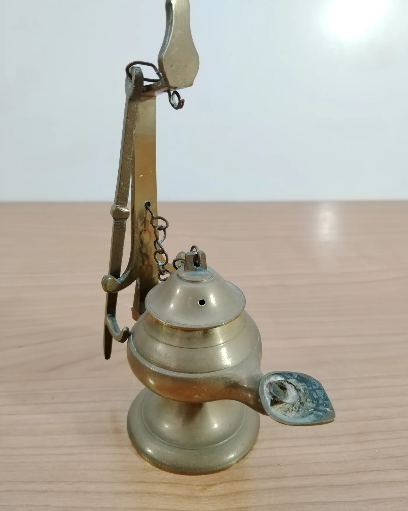 Antiguo candil de bronce minero - imagen 1
