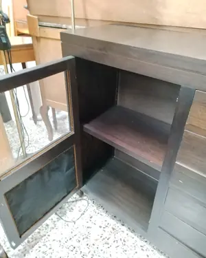 Mueble aparador de madera y ratán - miniatura 3