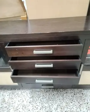 Mueble aparador de madera y ratán - miniatura 4