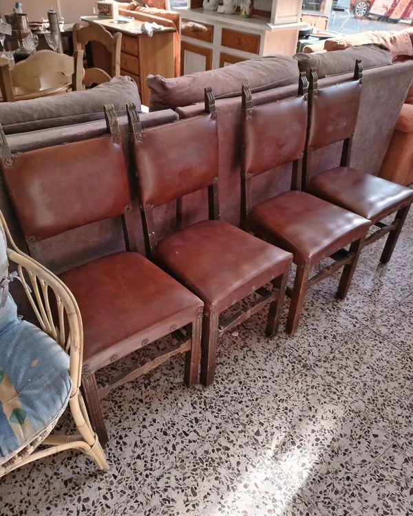 4 sillas de cuero