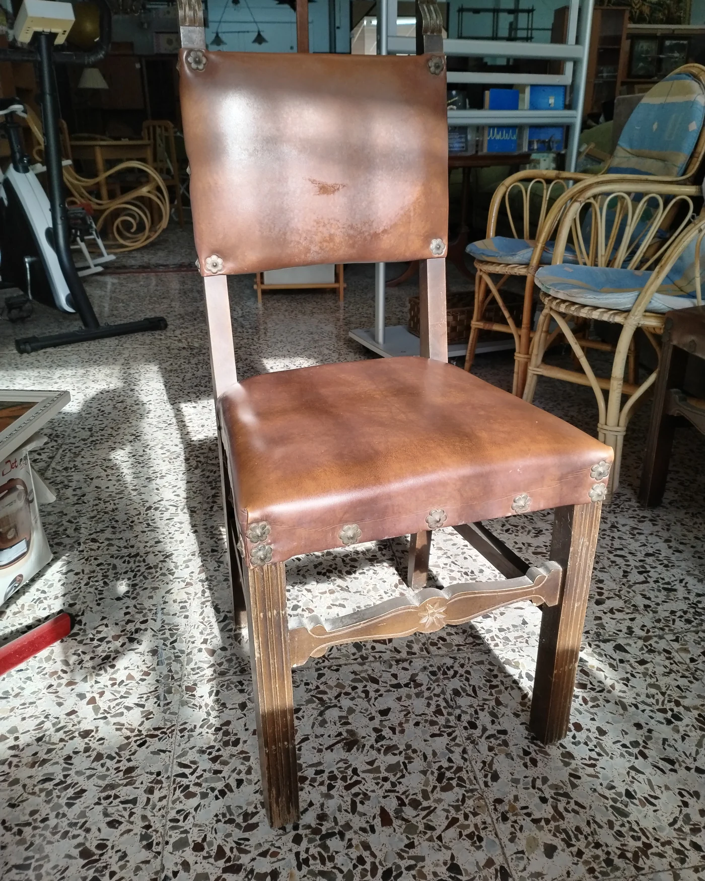 4 sillas de cuero - imagen 3