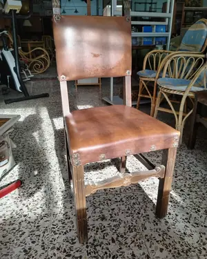 4 sillas de cuero - miniatura 3