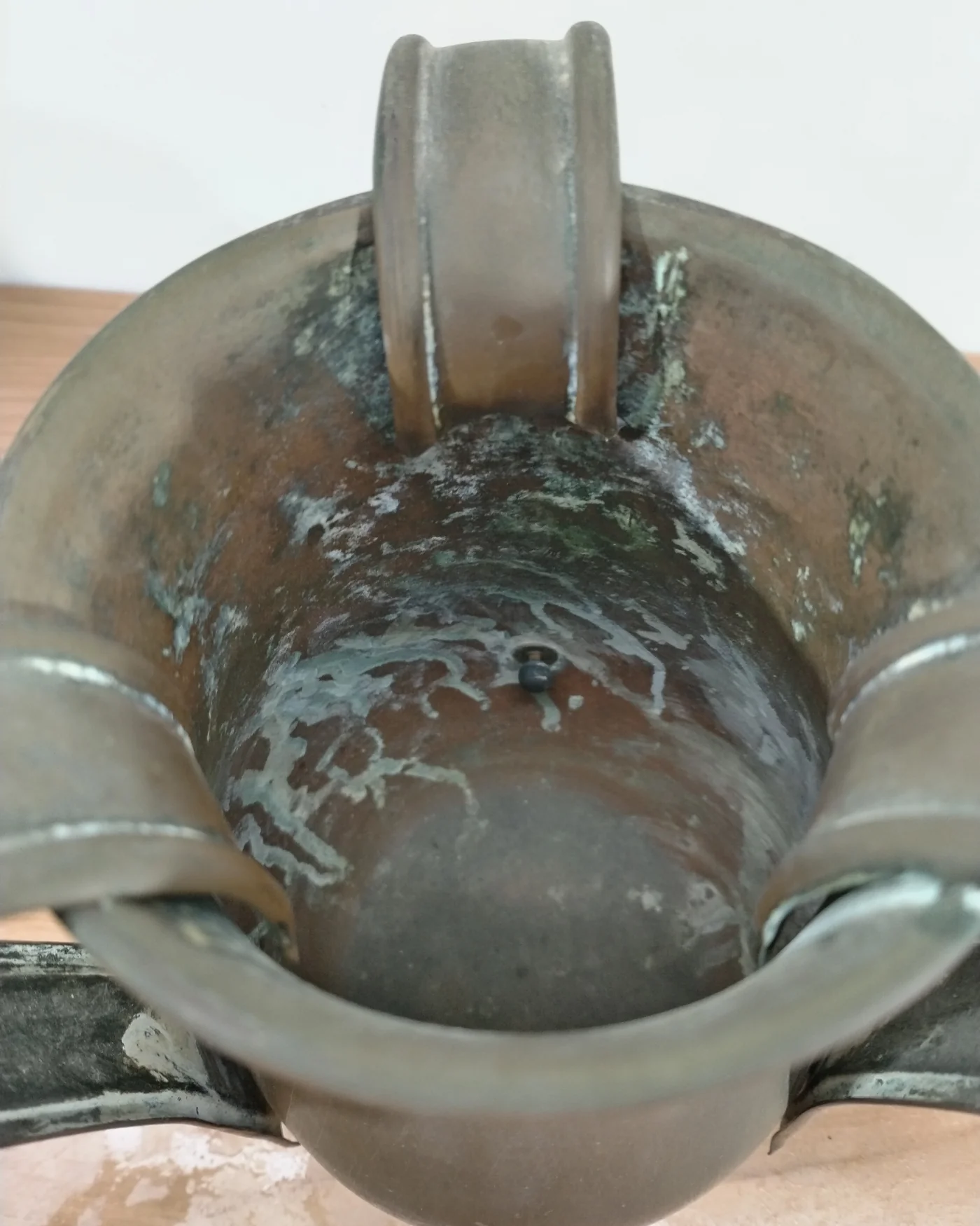 Adorno de mesa de latón - imagen 3