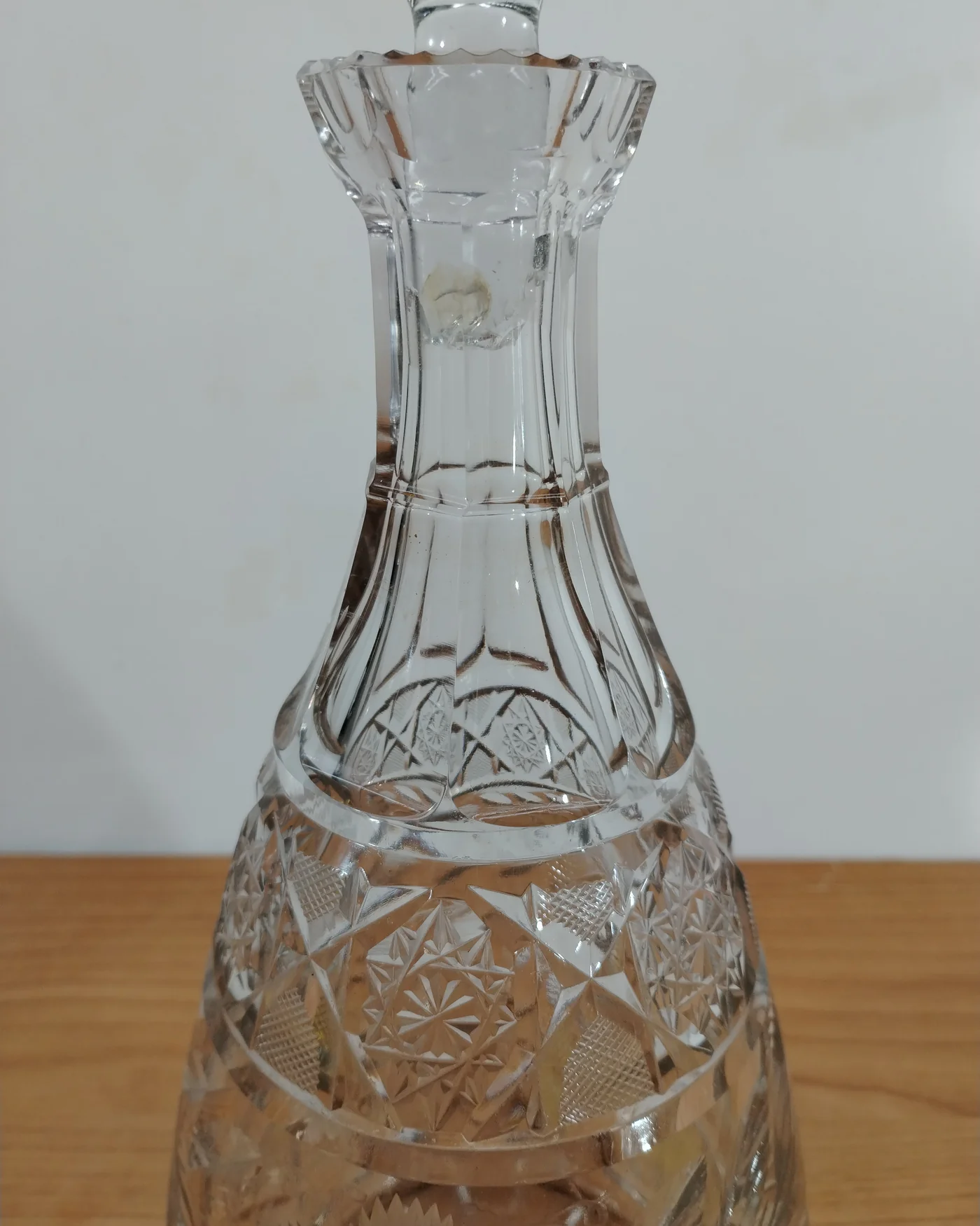 Decantador de cristal tallado flor - imagen 3