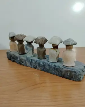 Piedra con monjes chinos - miniatura 6