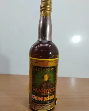 Botella cognac van dyck - miniatura 1
