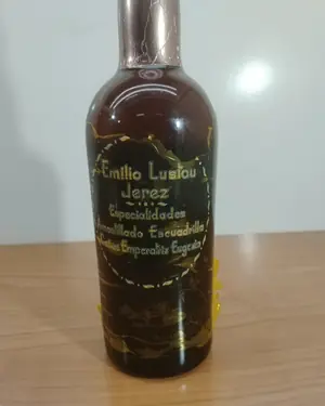 Botella cognac van dyck - miniatura 4