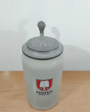 Jarra de cerveza vintage Spaten Múnich con tapa metálica - miniatura 1