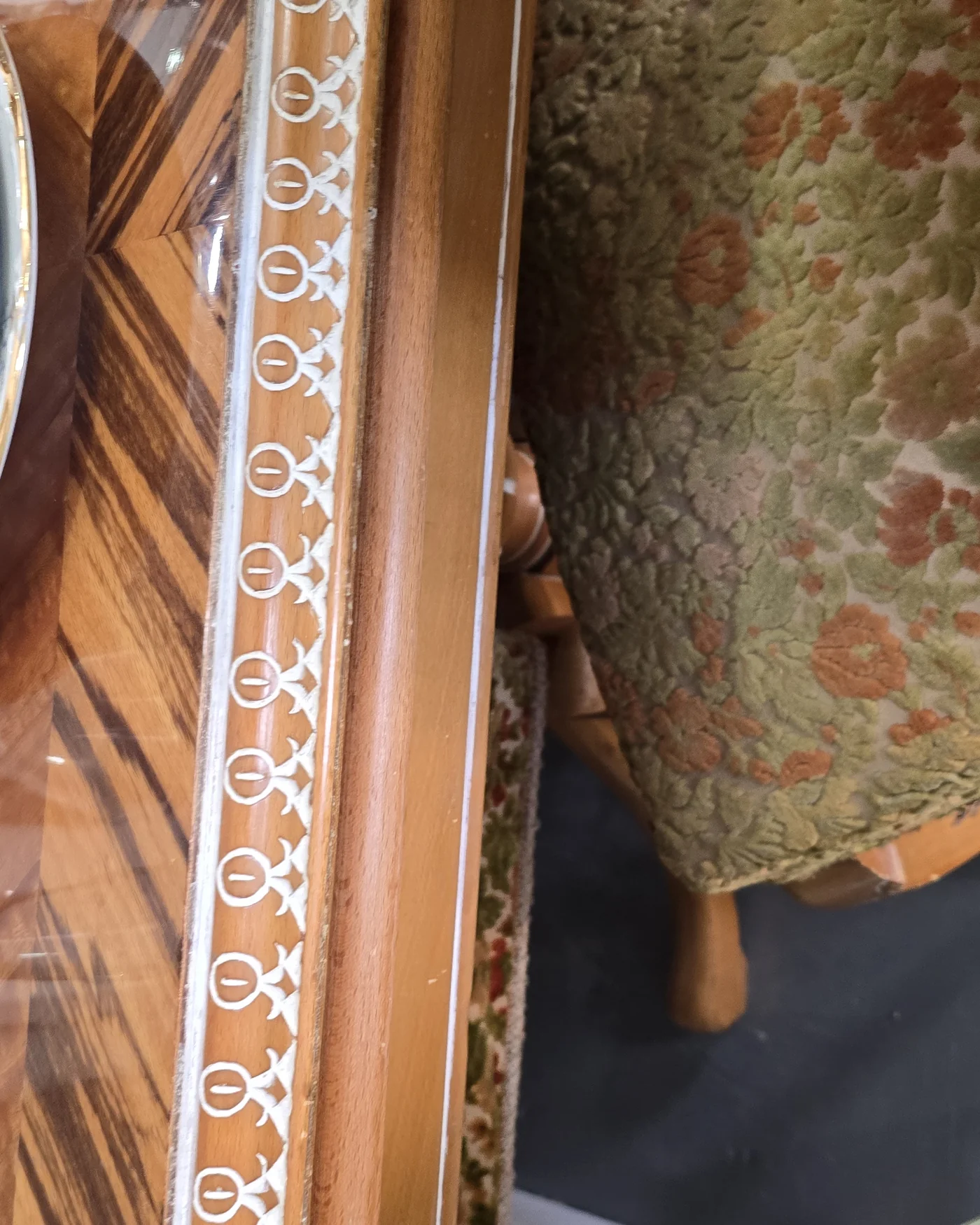 Mesa comedor con sillas estilo victoria - imagen 5