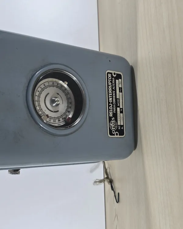 Reloj interruptor orbis