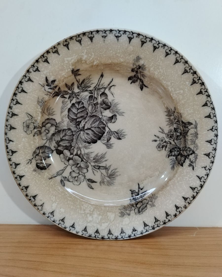 Plato Antiguo Sarreguemines Modelo Flore - imagen 2