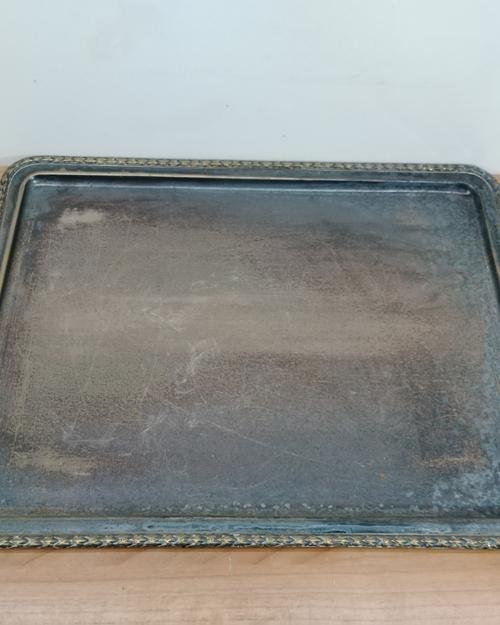 Bandeja Vintage de Metal Plateado con Asas