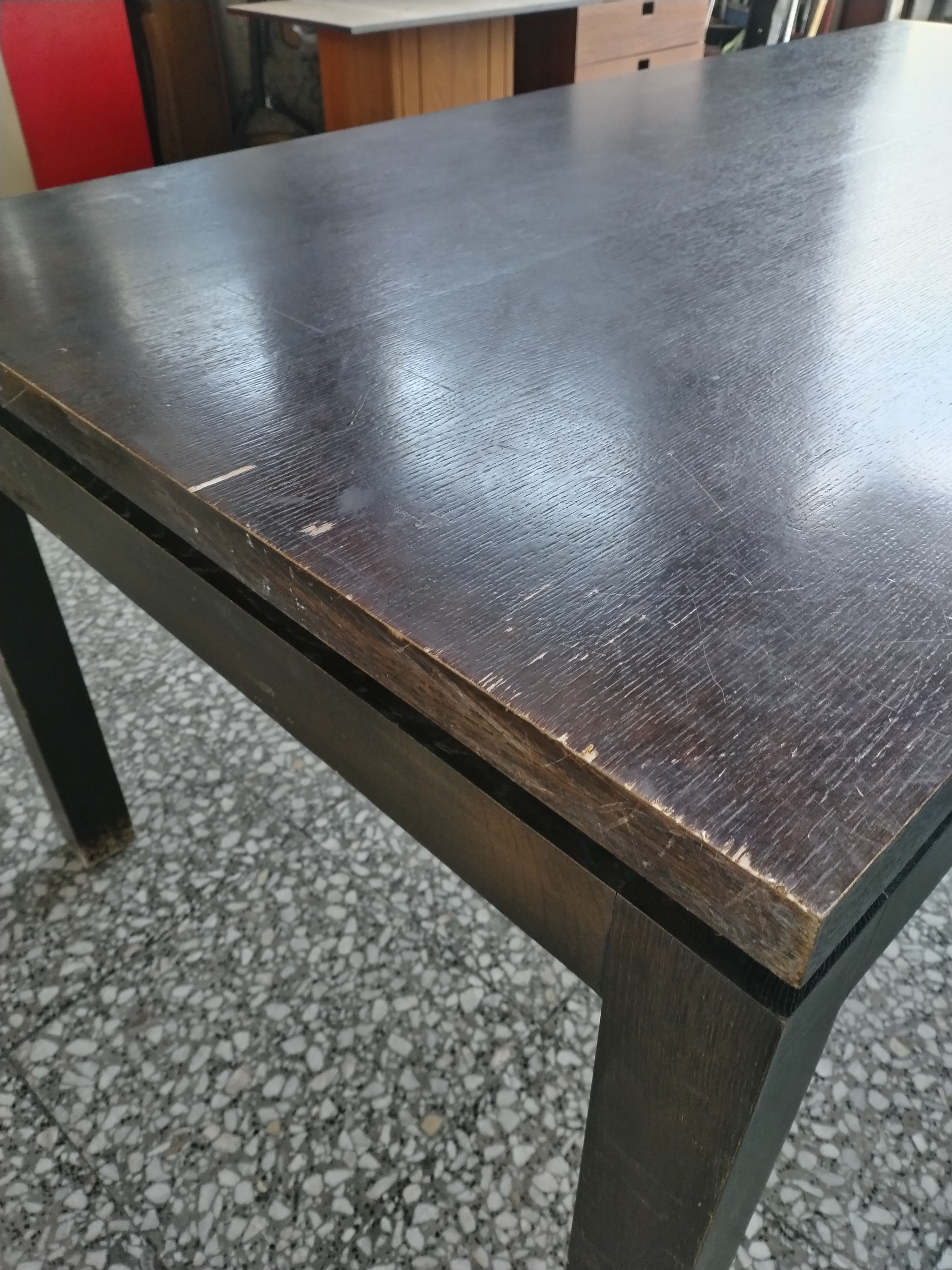 Mesa de comedor de madera maciza con acabado negro - miniatura 2