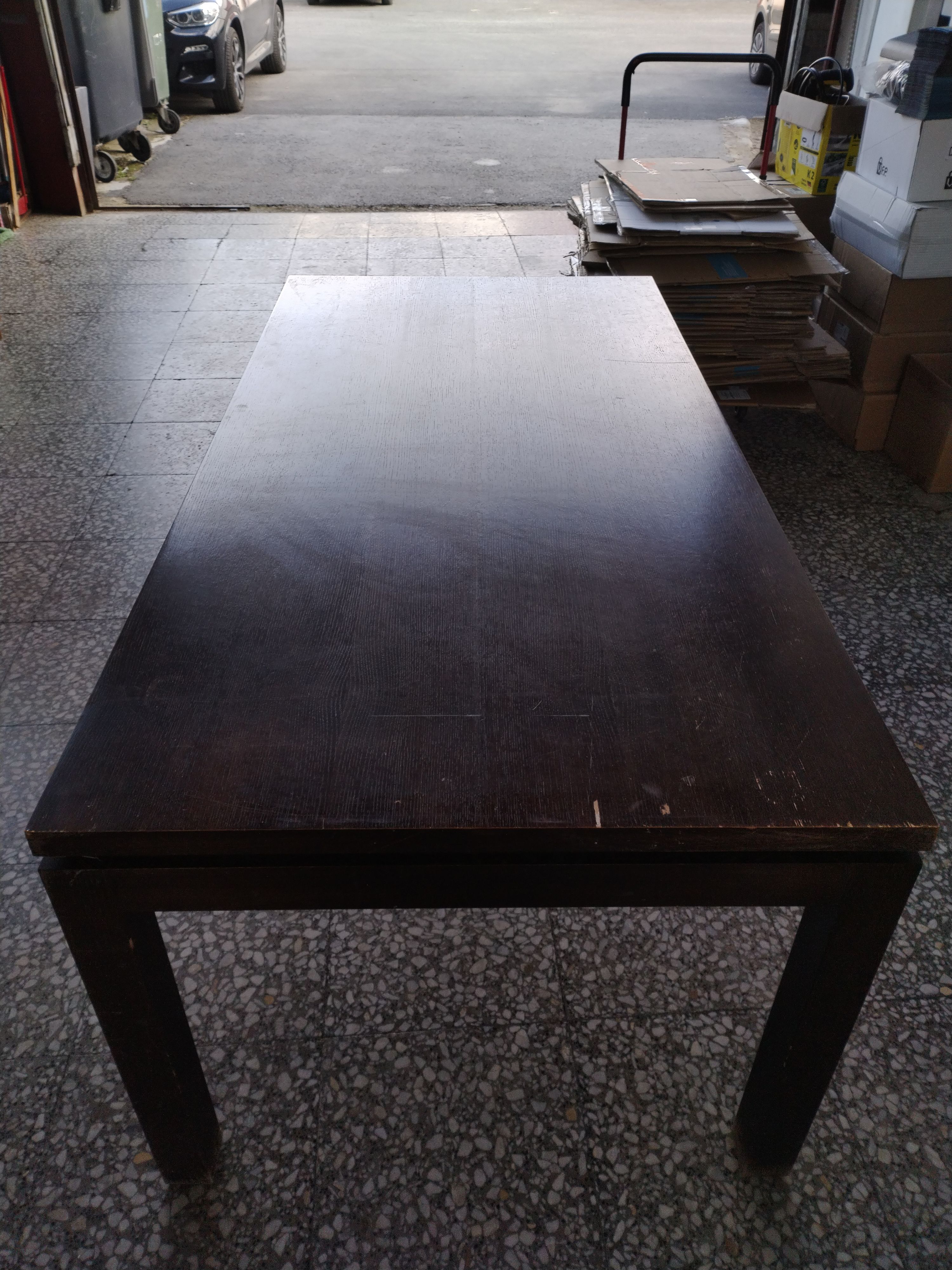 Mesa de comedor de madera maciza con acabado negro - miniatura 3
