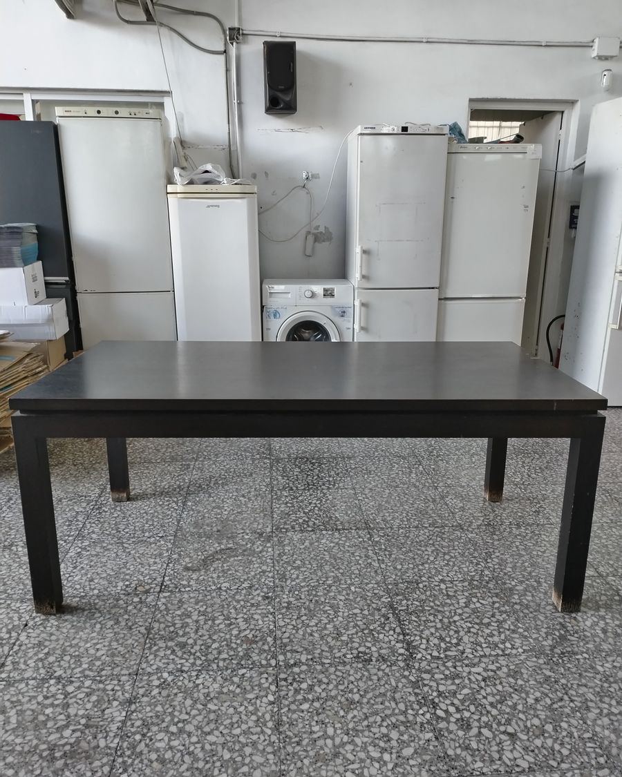 Mesa de comedor de madera maciza con acabado negro - imagen 7