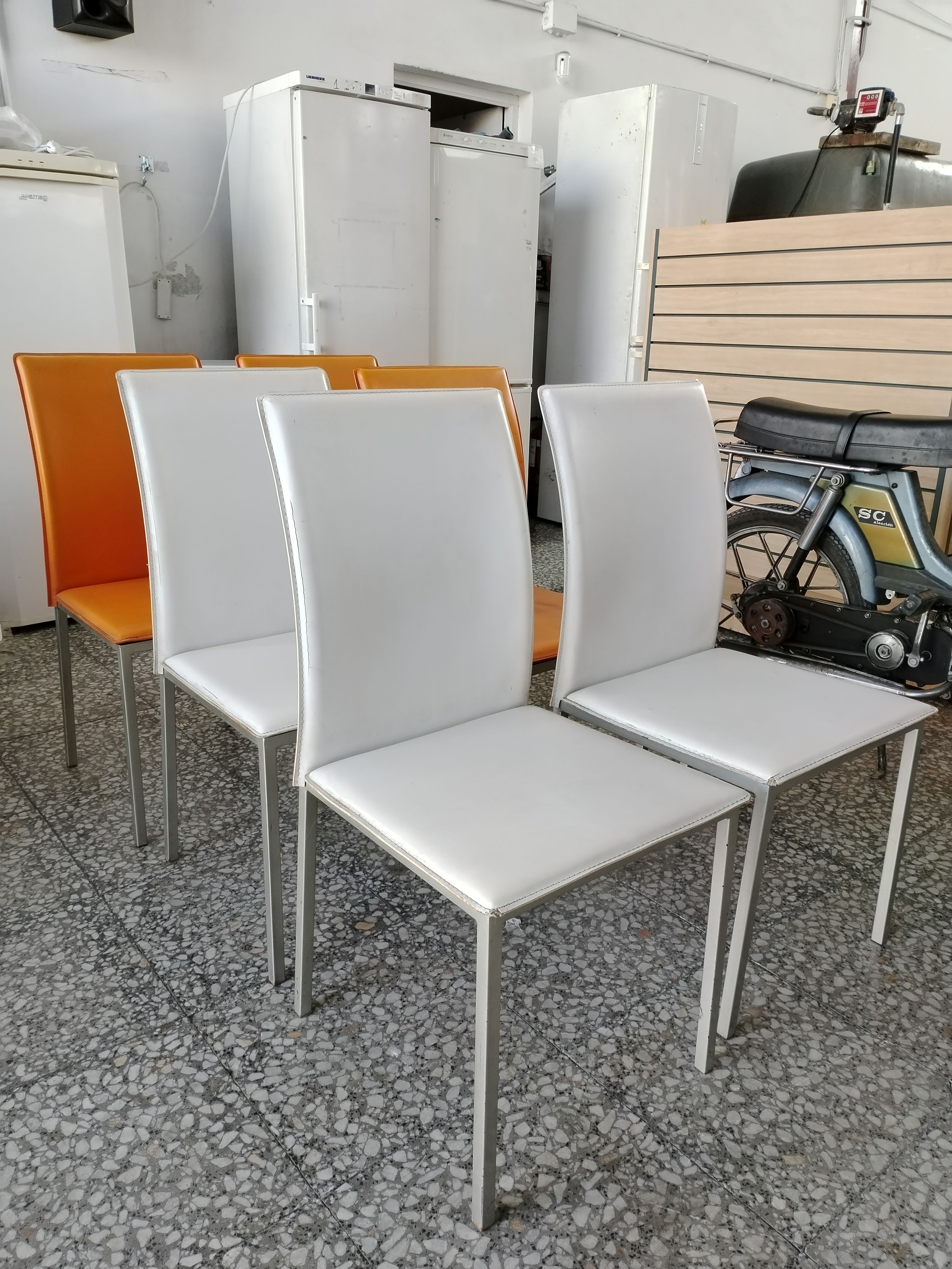 Conjunto de 6 sillas de metal con tapizado - miniatura 5