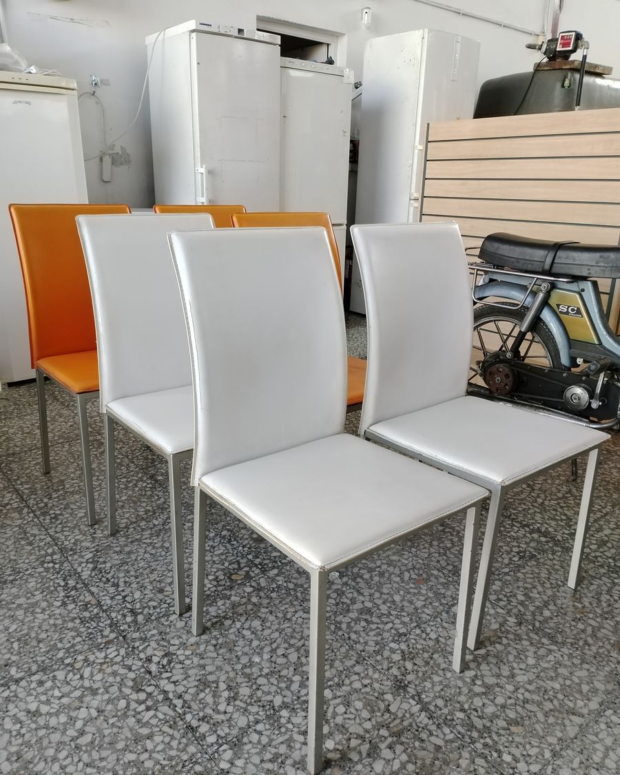 Conjunto de 6 sillas de metal con tapizado - imagen 5
