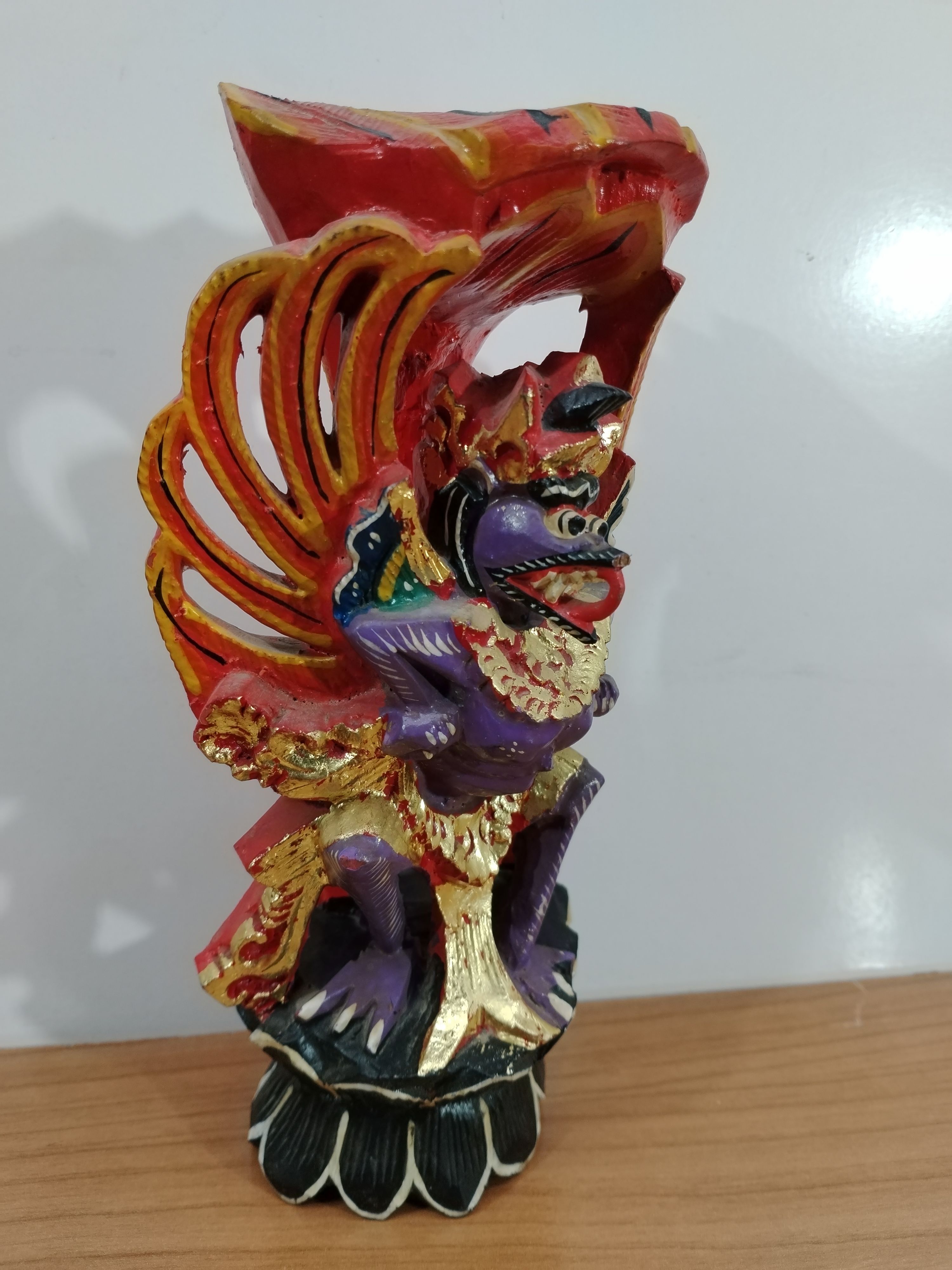 Escultura de Garuda en Madera Tallada