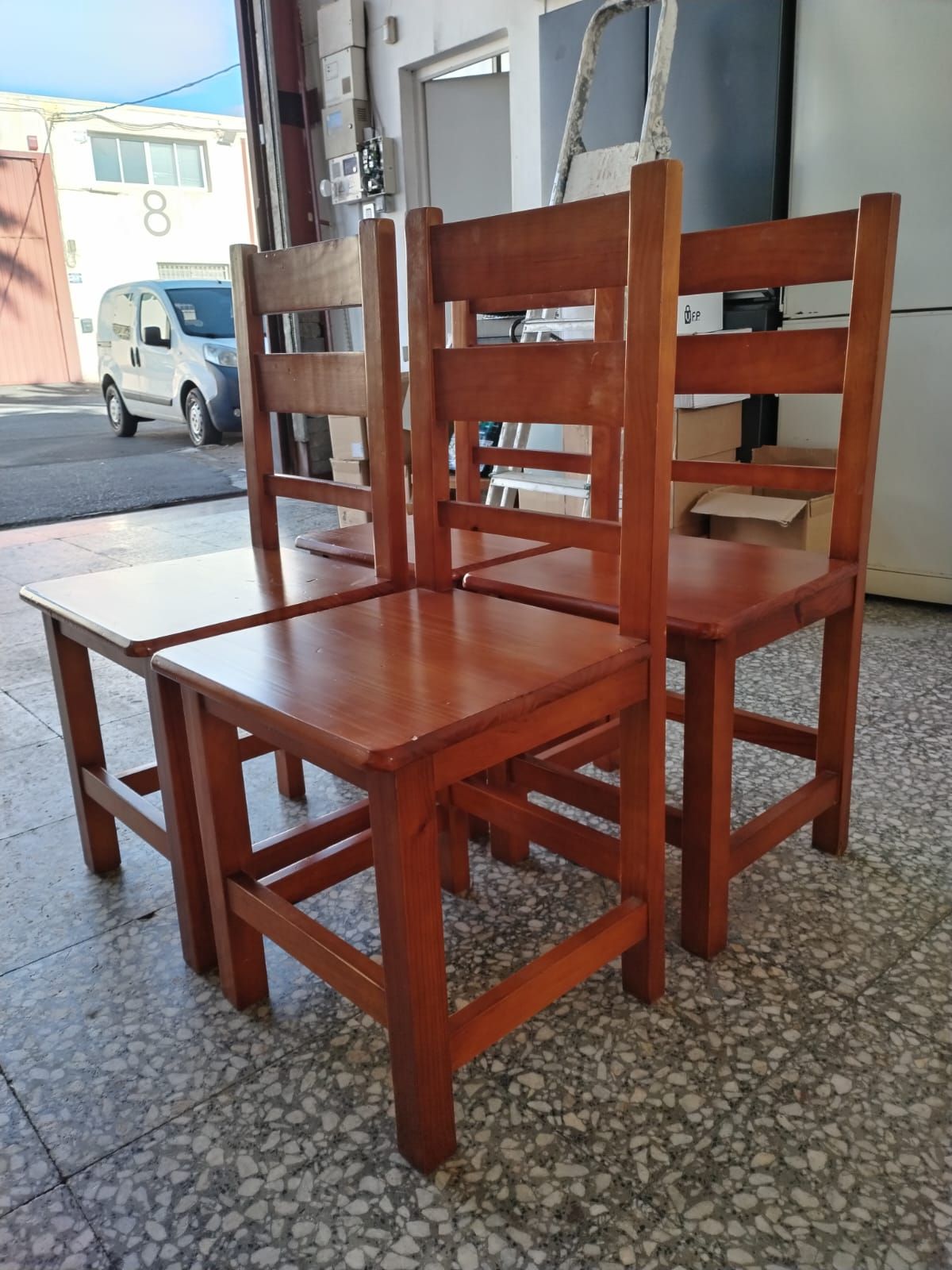 Conjunto de 4 sillas de comedor en madera