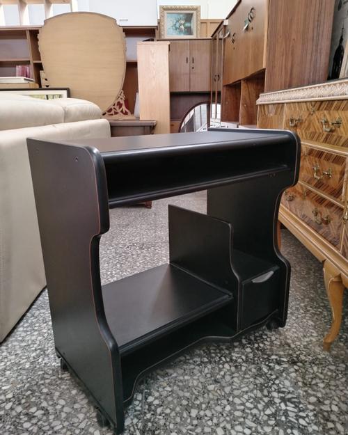 Mesa de despacho negra con cajón y ruedas