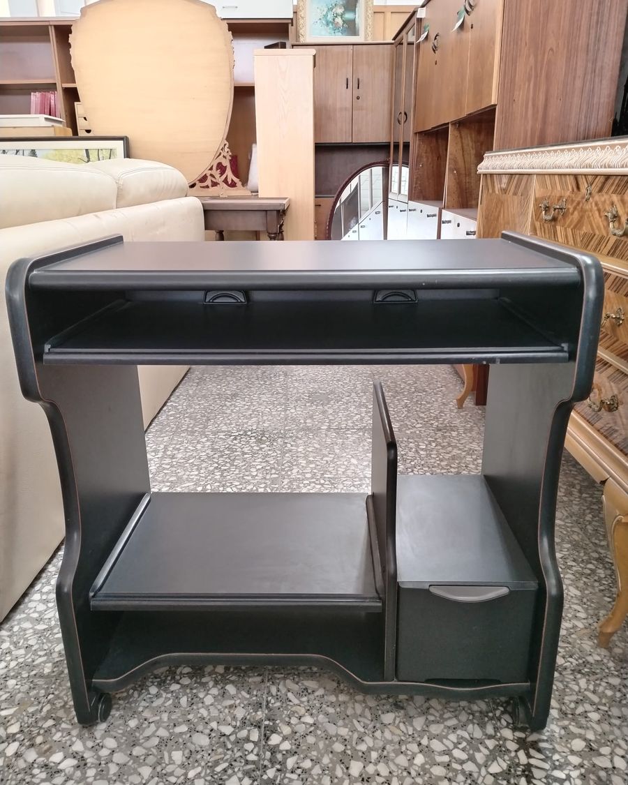 Mesa de despacho negra con cajón y ruedas - imagen 5