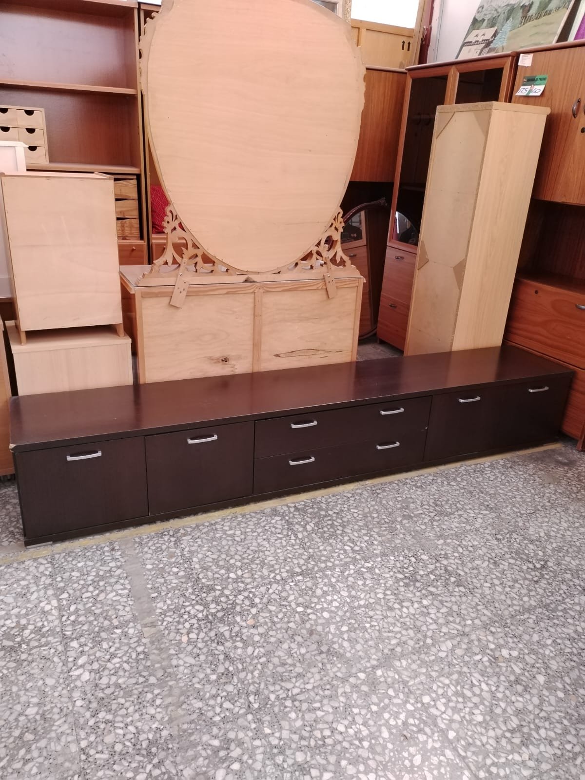 Mueble bajo de tv - imagen 1