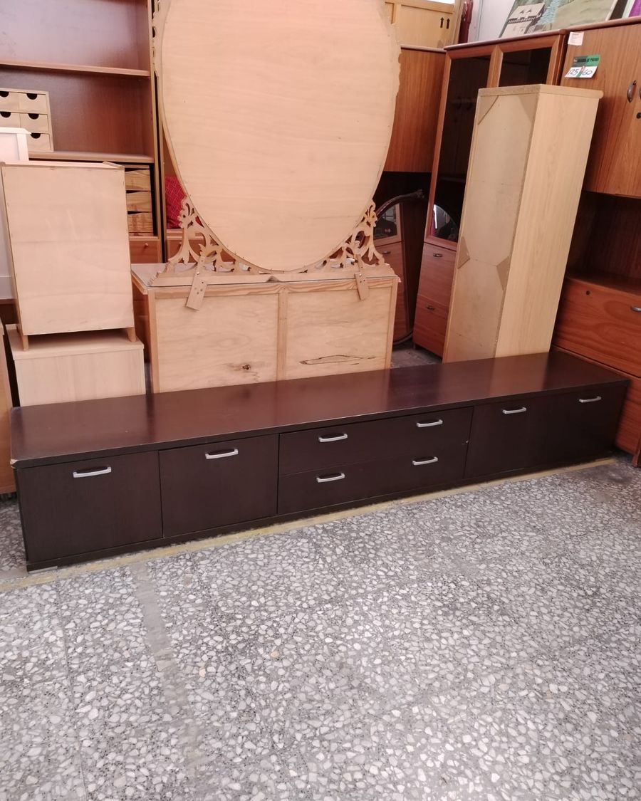 Mueble bajo de tv - imagen 1