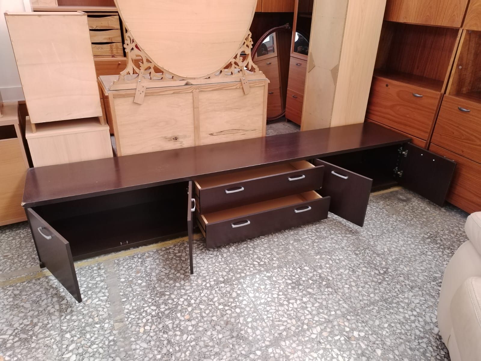 Mueble bajo de tv - miniatura 2