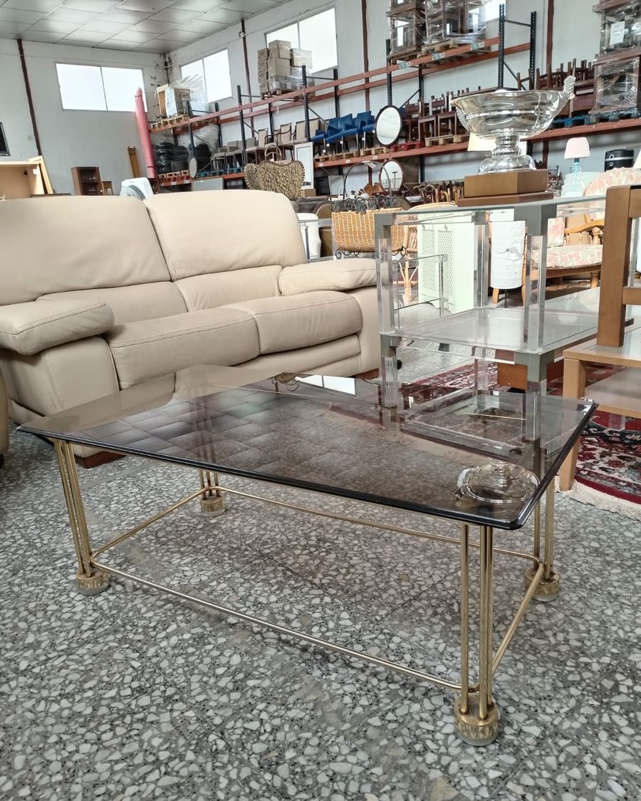 Mesa de centro vintage de latón y cristal ahumado - imagen 3
