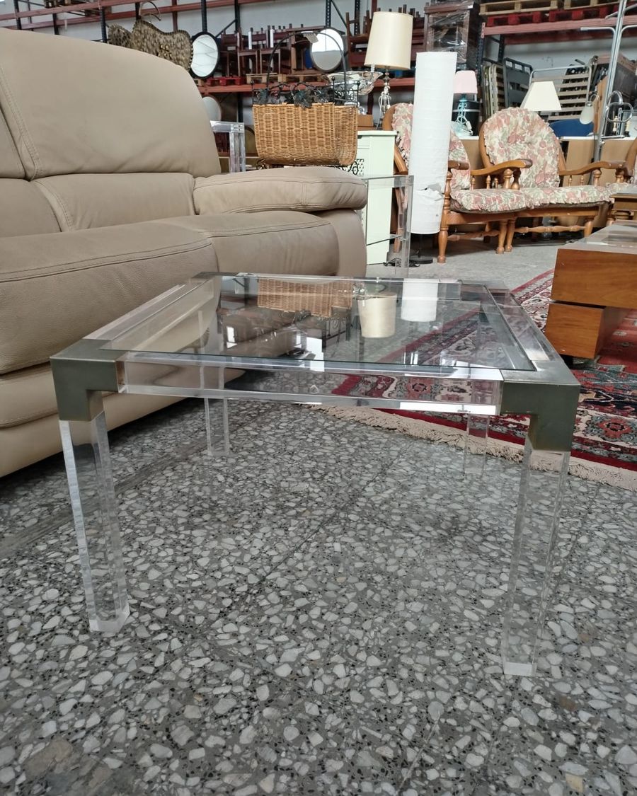 Mesa de centro de plexiglás y cristal con detalles en metal - imagen 2