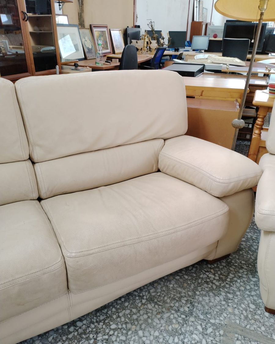 Par de sofás de cuero beige - imagen 2