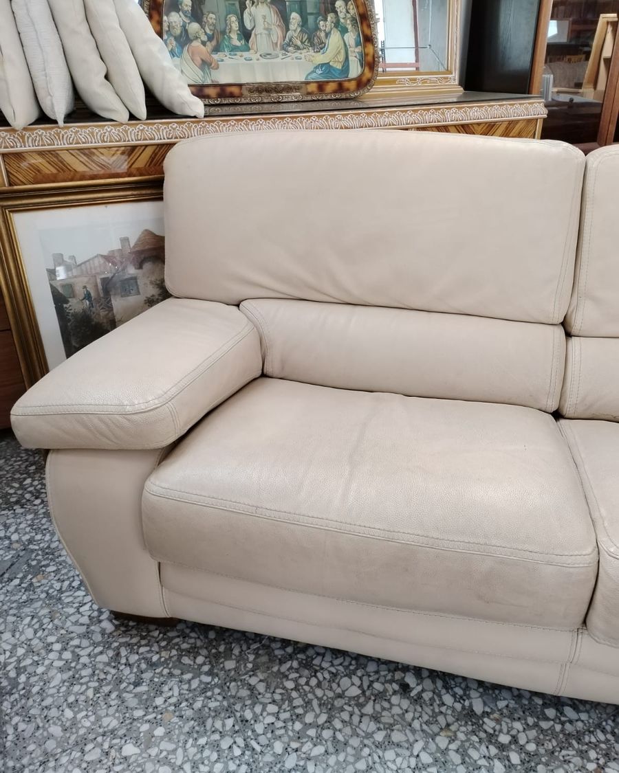 Par de sofás de cuero beige - imagen 3