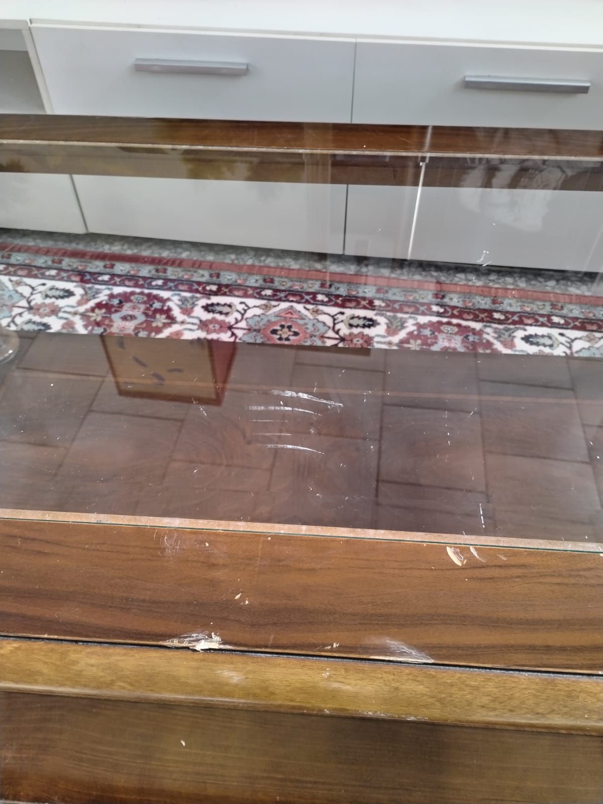 Mesa de centro con cristal y estante inferior - miniatura 3