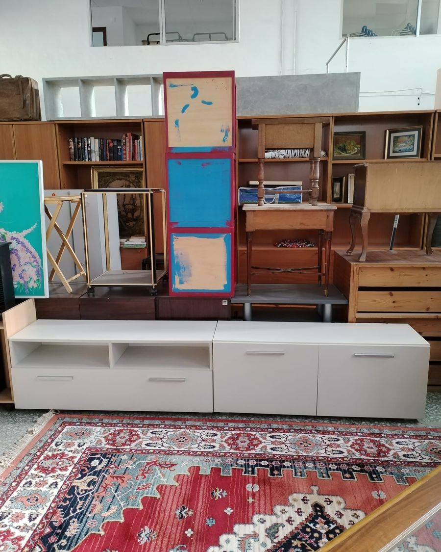 Mueble bajo para tv blanco moderno - imagen 4