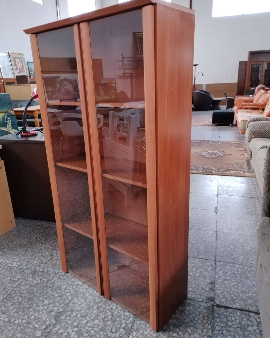 Vitrina con puertas de cristal - imagen 2