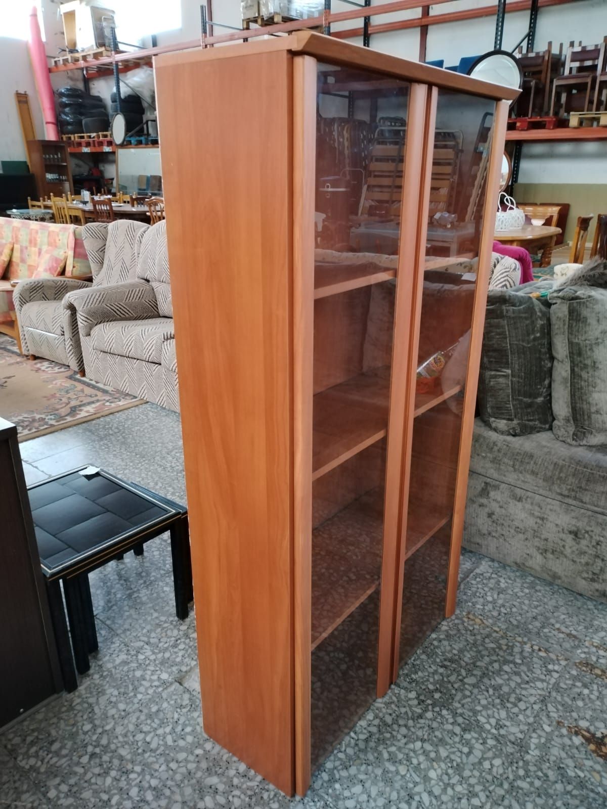 Vitrina con puertas de cristal - miniatura 3